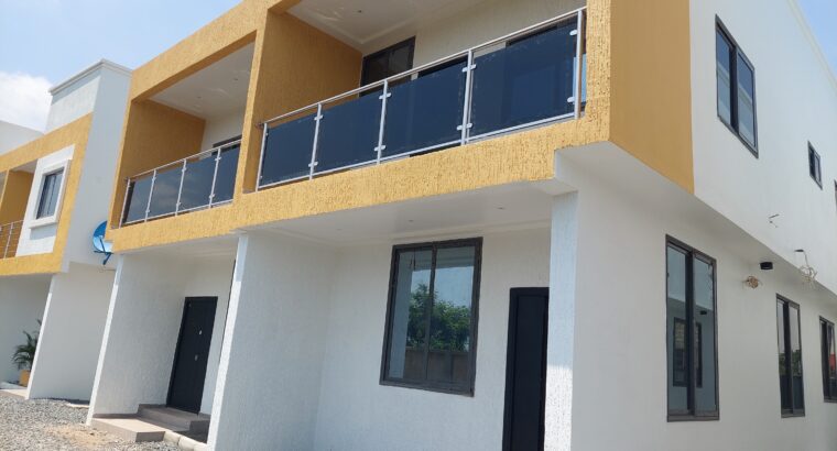 Stylish 2-Bedroom duplex apartment